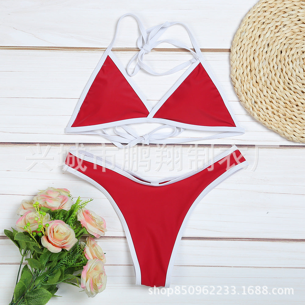 Biquíni vermelho de mulher sexy para a melhor confiança na praia
