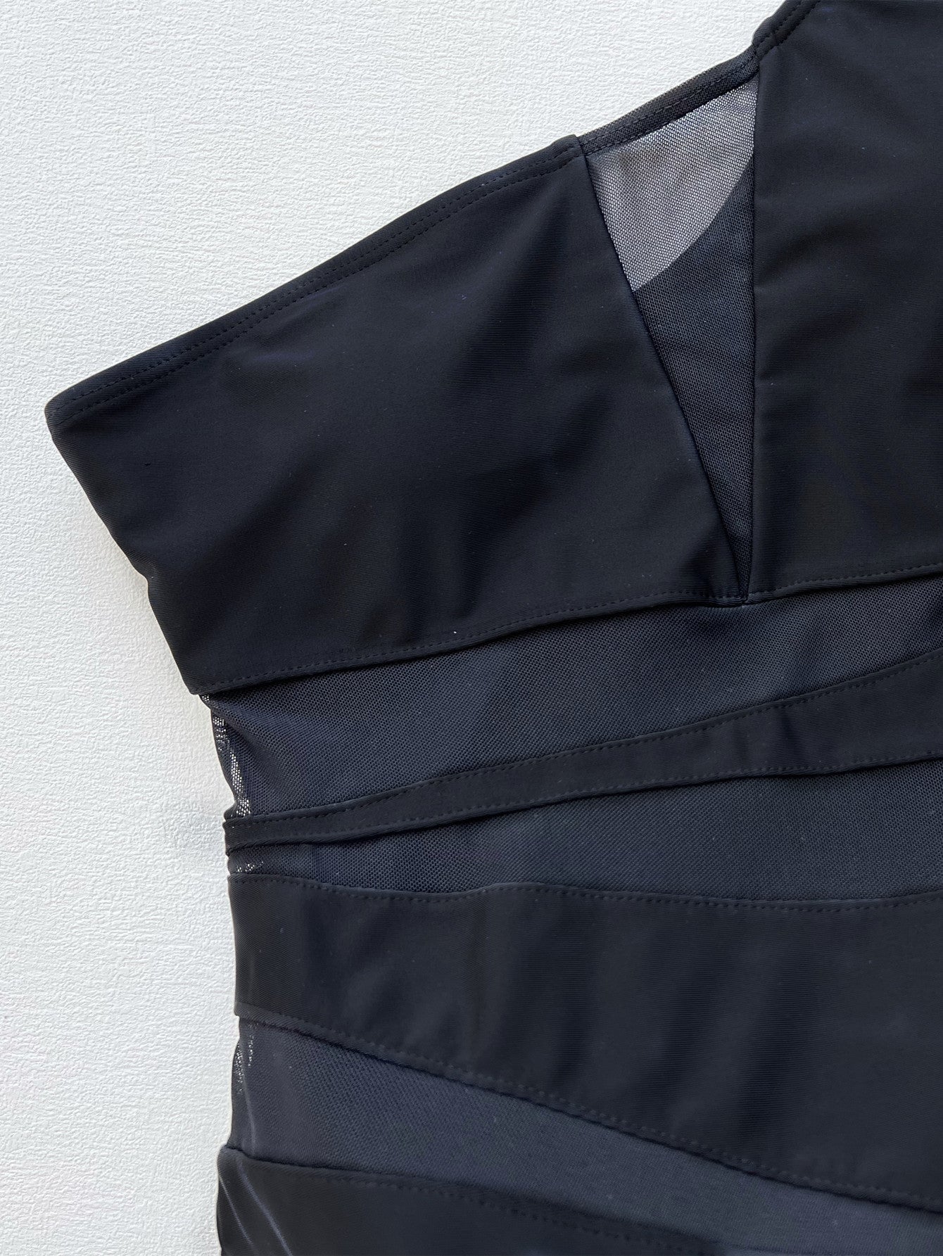 Baju renang bikini one-piece yang bagus untuk gaya musim panas yang mudah