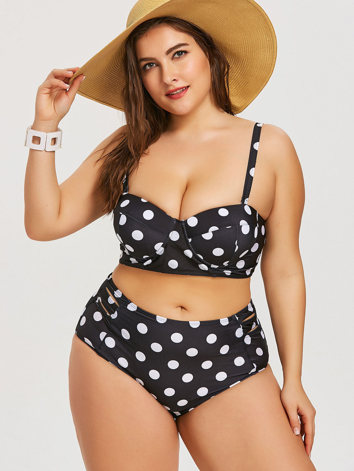 Retro Polka Dot High-T-Bikini für Vintage Appeal