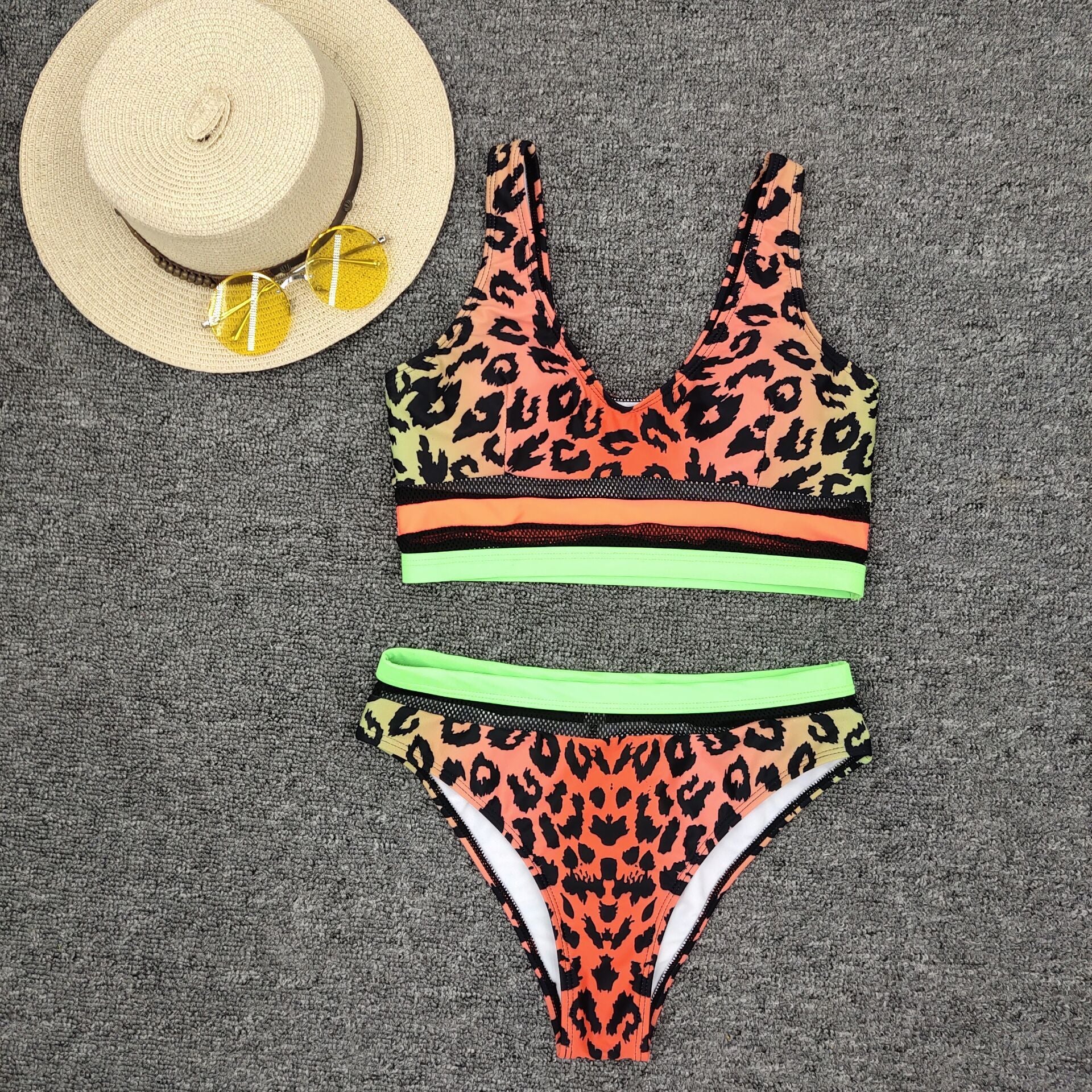 Bikini leopard split seksi untuk gaya pantai musim panas liar