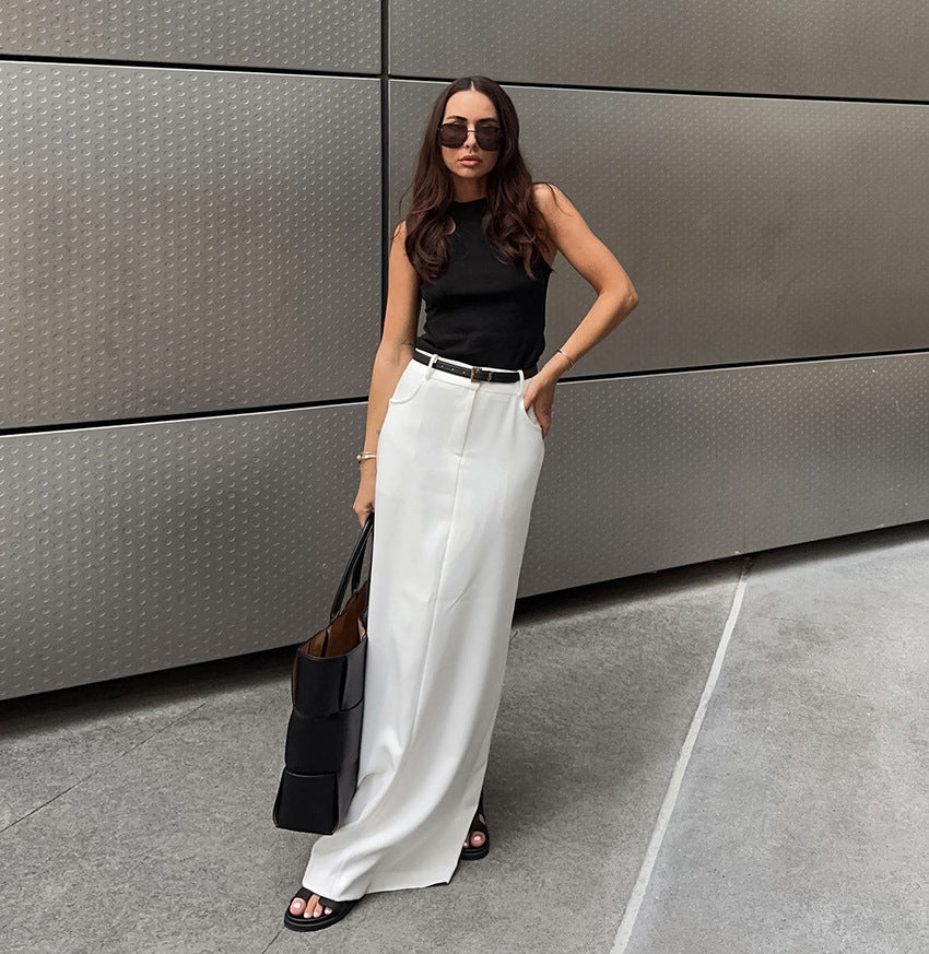 Jupe droite blanche simple pour charme de tous les jours sans effort