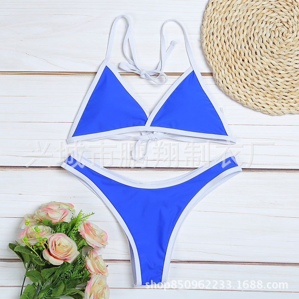 Biquíni vermelho de mulher sexy para a melhor confiança na praia
