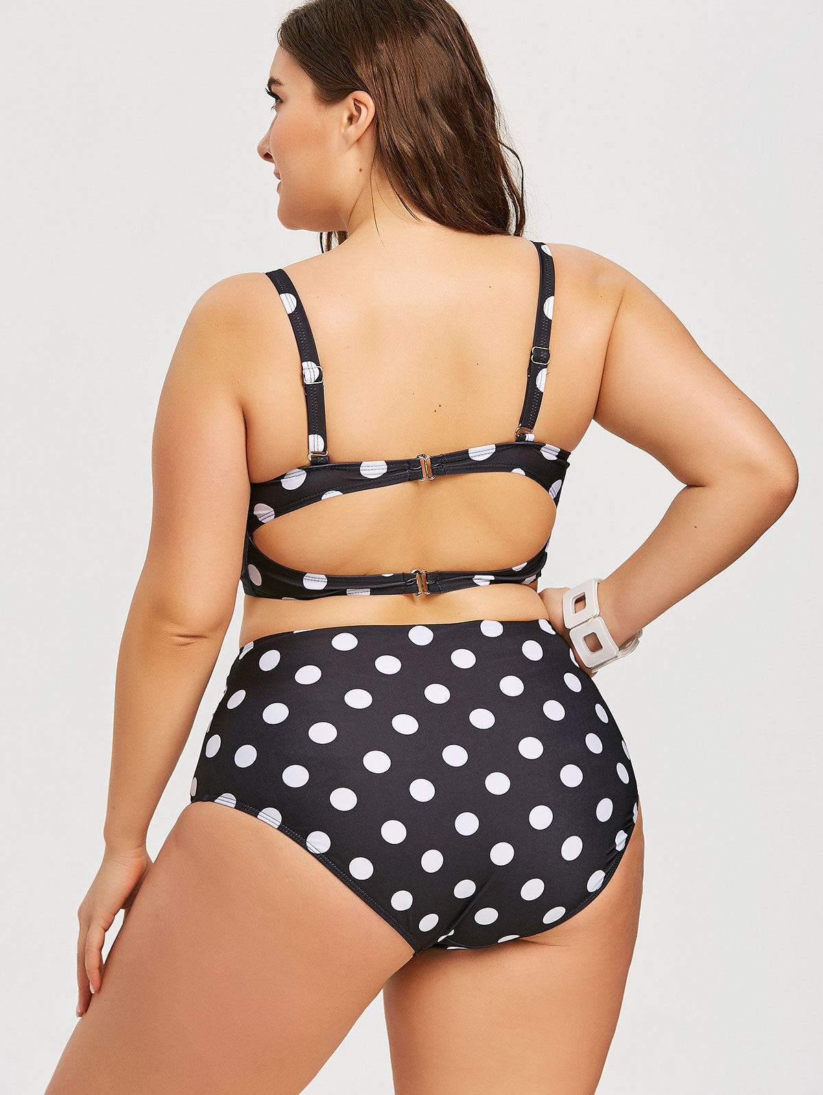 Retro Polka Dot High-T-Bikini für Vintage Appeal
