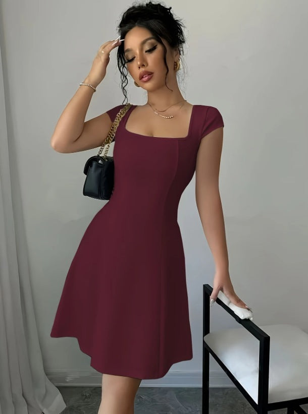 Abito da giubbotto a linea elegante con silhouette sottile ed eleganti linee
