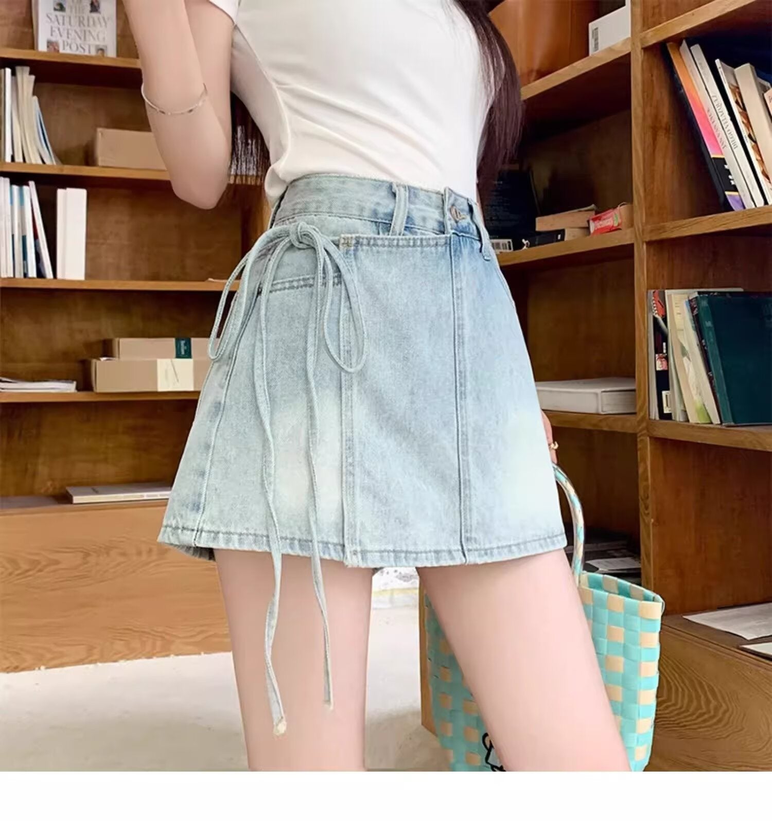Pantaloncini con gonna in denim in denim in alto per abiti estivi giocosi