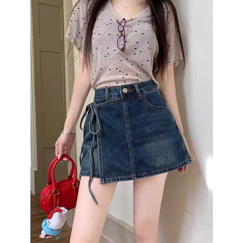 Pantaloncini con gonna in denim in denim in alto per abiti estivi giocosi