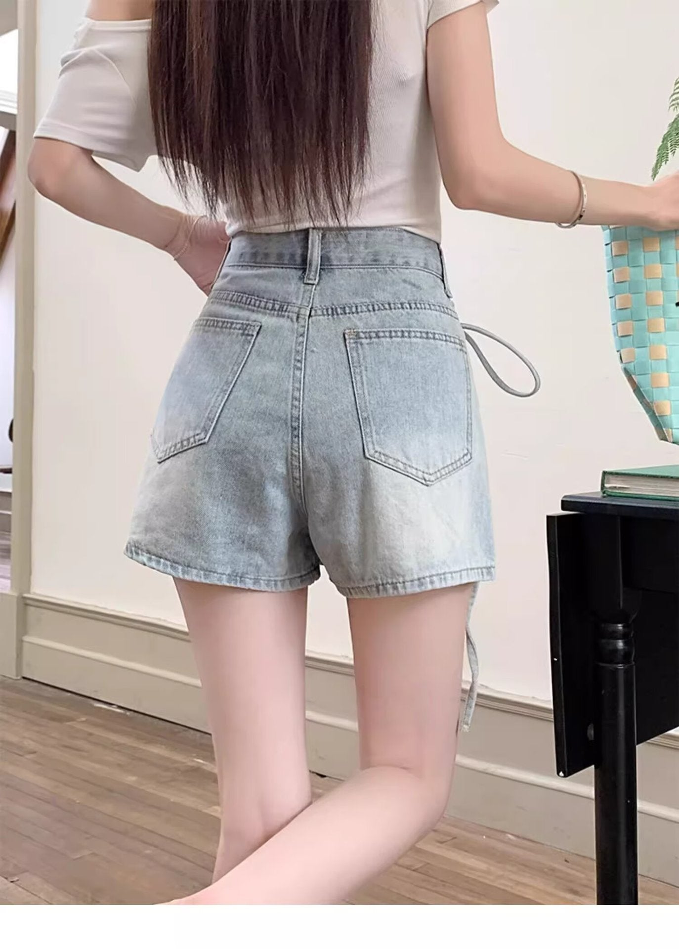 Pantaloncini con gonna in denim in denim in alto per abiti estivi giocosi