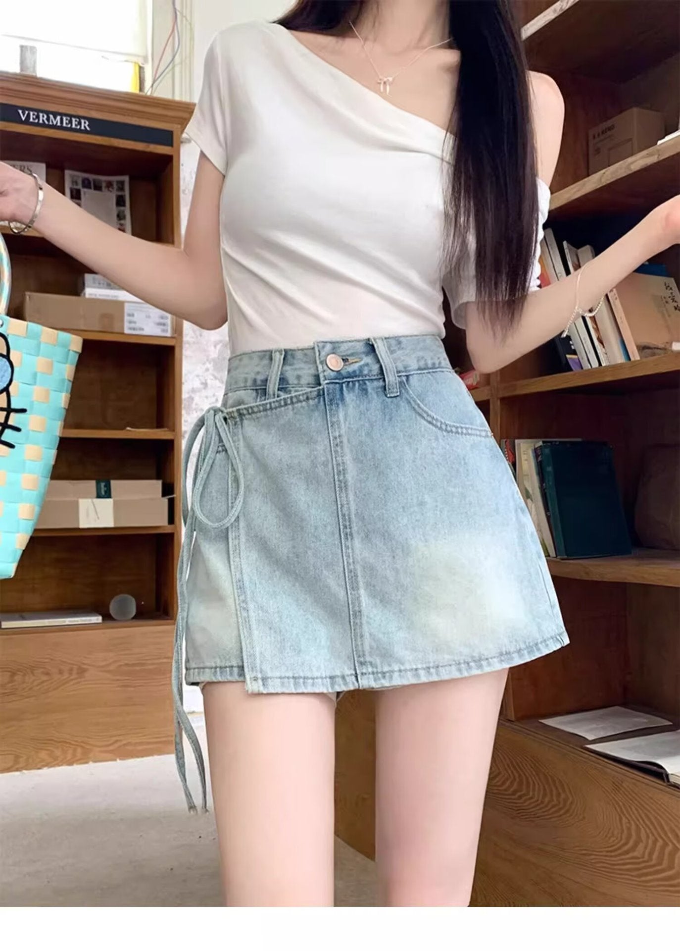 Pantaloncini con gonna in denim in denim in alto per abiti estivi giocosi