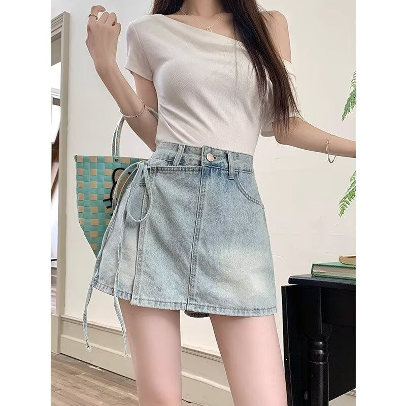 Pantaloncini con gonna in denim in denim in alto per abiti estivi giocosi