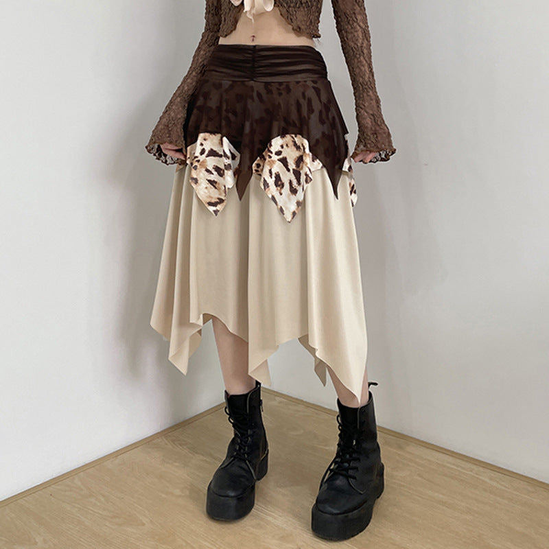 Gonna pieghetta a maglie con stampa leopardata con orlo irregolare