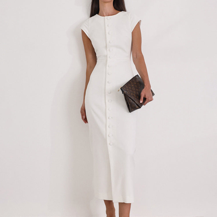 Vestido de vaina blanca con mangas voladoras y cintura de un solo pecho