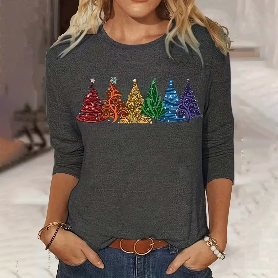 Lichtgewicht kerstshirt voor dames met lange mouwen met regenboog kerstbomen