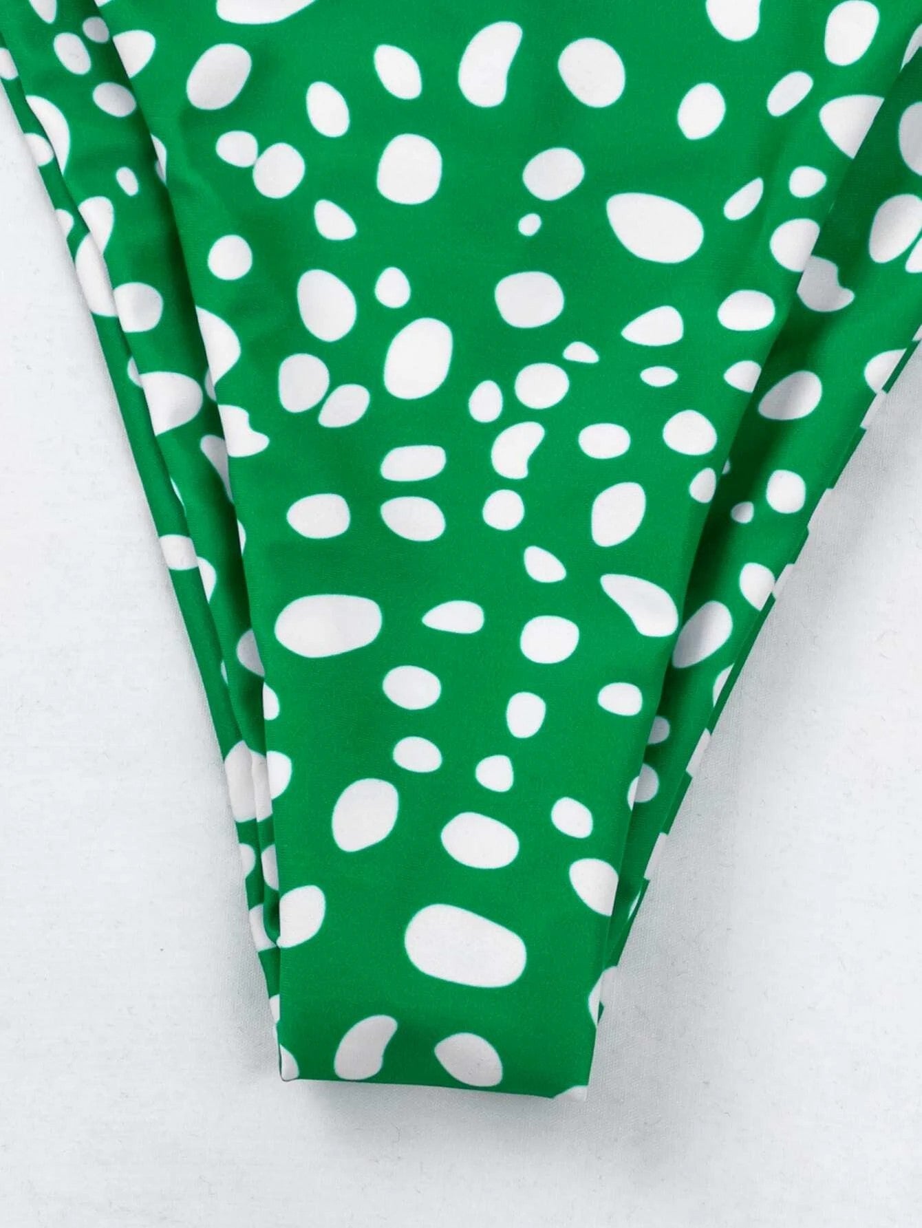 Costume de bikini fendu pour femmes chics pour un été élégant