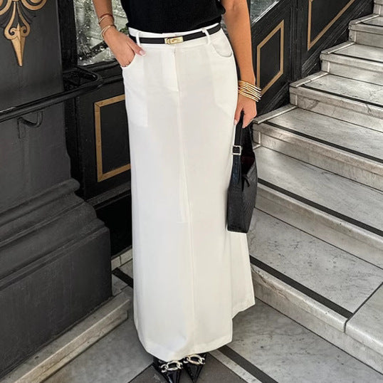 Jupe droite blanche simple pour charme de tous les jours sans effort