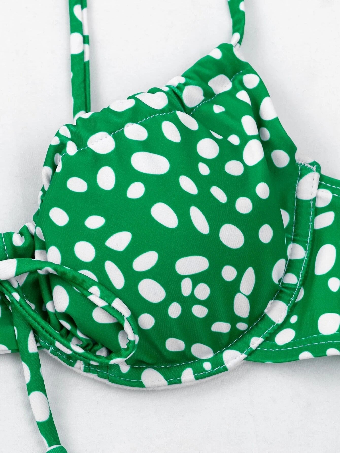 Costume de bikini fendu pour femmes chics pour un été élégant