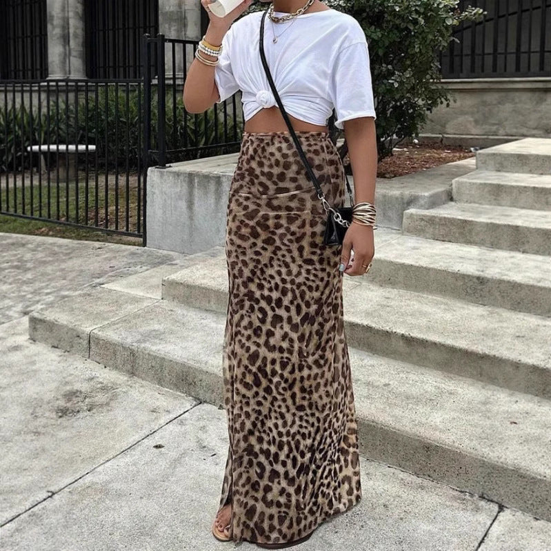 Gonna ad alta vita con stampa leopardata per eleganti look audaci