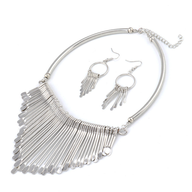 Metallic Tassel Necklace Set