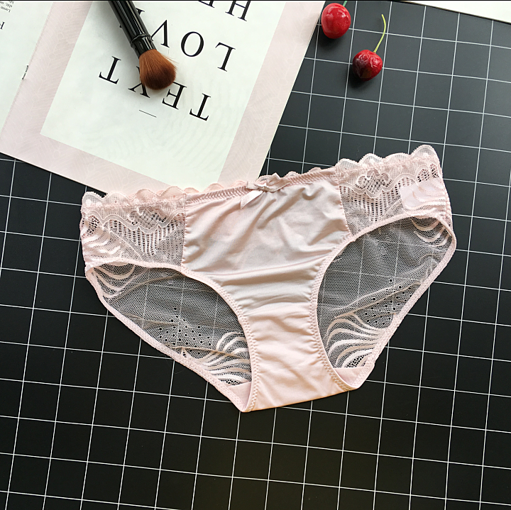 Panties arrière en filet en filet avec ceinture à froufrous