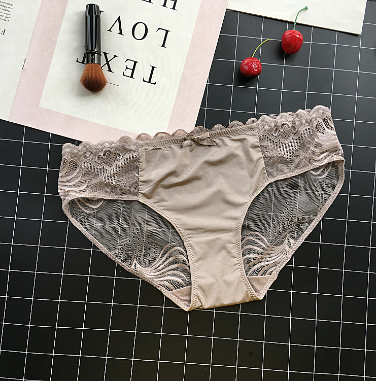 Panties arrière en filet en filet avec ceinture à froufrous