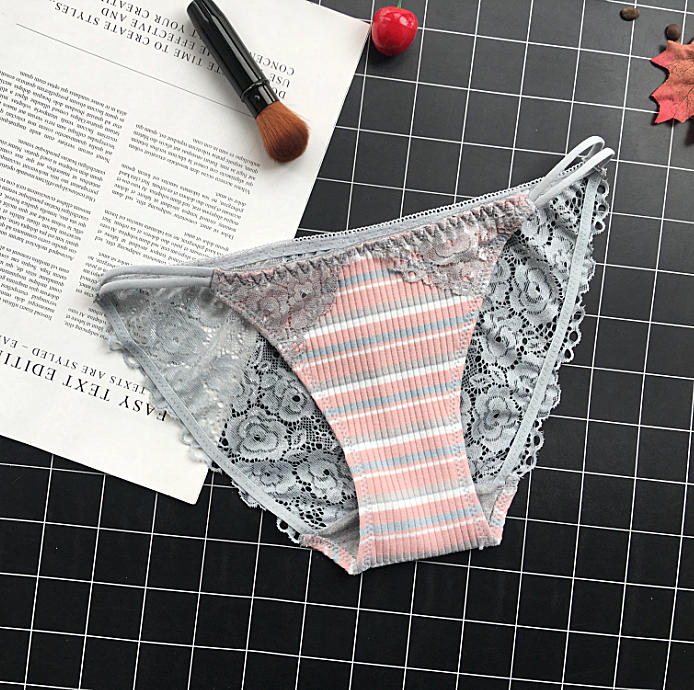Culotte de dentelle colorée à rayures horizontales